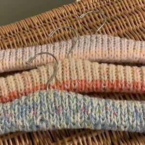 KNITTED HANGERS